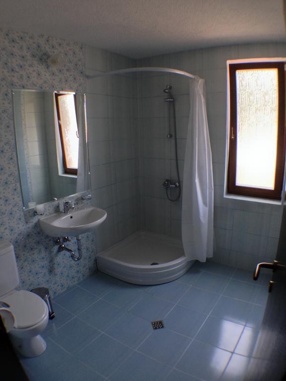 Mala Planina Guest House Iskrets Habitación foto
